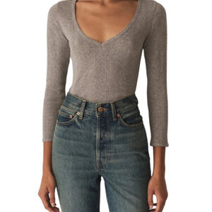 Tee Shop Juniors XS V-Neck Stretch 3/4 Sleeve